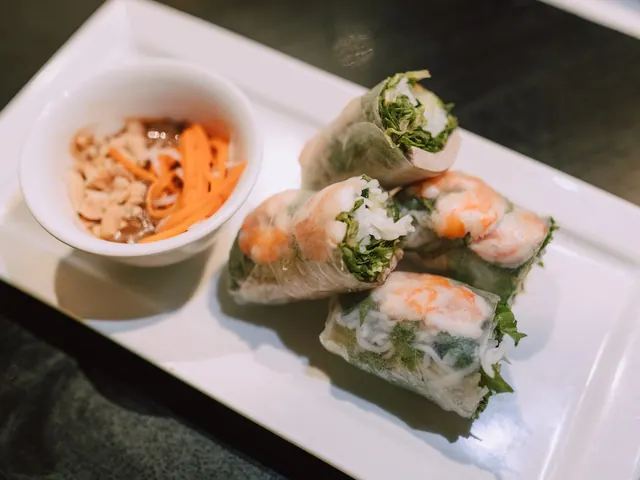 Gỏi cuốn tôm thịt