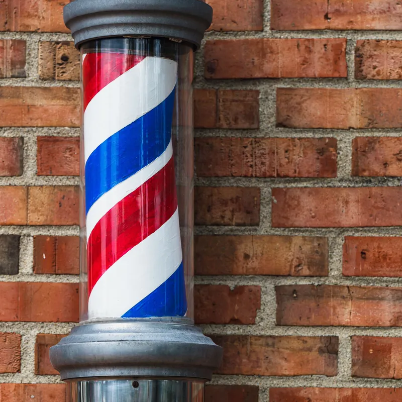 Cột đèn barber xoay trước tiệm