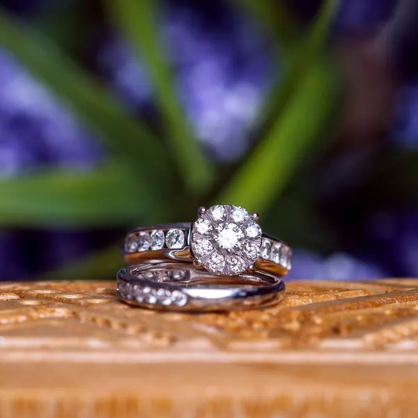 Cặp nhẫn cưới Đồng Điệu, vàng 18K