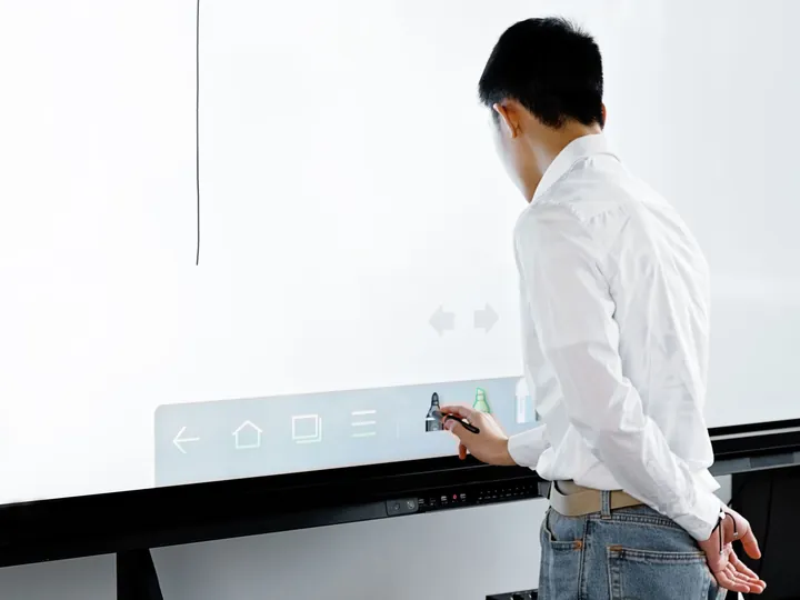 Màn hình tương tác Board 65