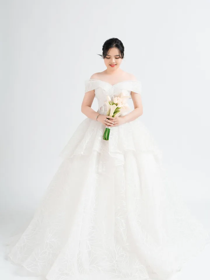 Váy trơn tối giản