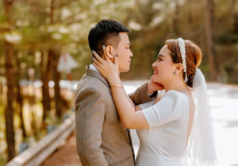 Nắng chiều trên đồi thông