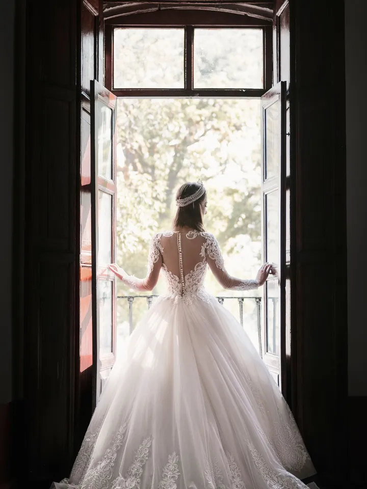 Cửa sổ và voan